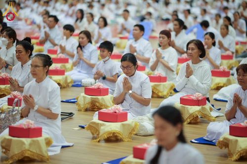 ภาพ No.237796:วันอาทิตย์ที่ 10 สิงหาคม พ.ศ. 2568 พิธีถวายไทยธรรมมุทิตาเปรียญธรรมและบาลีศึกษา ณ ห้องแก้วสารพัดนึก2 วัดพระธรรมกาย ปทุมธานี