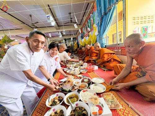 ภาพ No.168519:พิธีทอดกฐิน ณ วัดไม้ตราสมาชิการาม อ.บางไทร จ.พระนครศรีอยุธยา ในโครงการกฐินสามัคคีทั่วไทย 30,000 วัด บูชาธรรม 80 ปี หลวงพ่อธัมมชโย โดยคณะศิษยานุศิษย์วัดพระธรรมกาย วันที่ 20 ตุลาคม พ.ศ. 2567