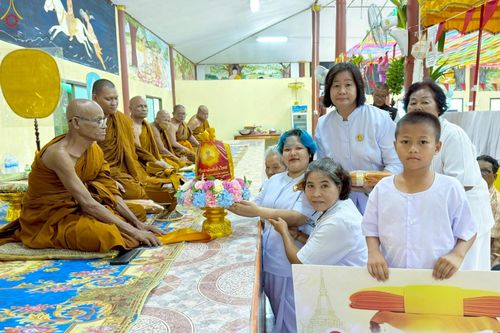 ภาพ No.270518:คณะสงฆ์และกัลยาณมิตรอำเภอเขาคิชฌกูฏ ได้ร่วมพิธีทอดกฐินสามัคคีทั่วไทย 30,000 วัด โดยคณะศิษยานุศิษย์ บูชาธรรม 81 ปี หลวงพ่อธัมมชโย ในอำเภอเขาคิชฌกูฏ จ.จันทบุรี ระหว่างวันที่ 11 ตุลาคม-วันที่ 26 ตุลาคม พ.ศ. 2568 จำนวน 8 วัด