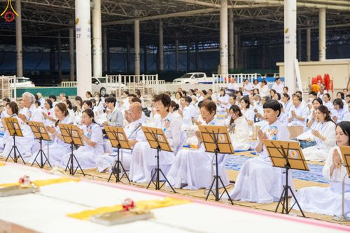 ภาพ No.188476:พิธีถวายภัตตาหารเป็นสังฆทาน แด่พระธรรมยาตรา ในโครงการธรรมยาตรา กตัญญูบูชา มหาปูชนียาจารย์ พระมงคลเทพมุนี(สด จนฺทสโร) พระผู้ปราบมาร อนุสรณ์สถาน 7 แห่ง ปีที่ 13 ณ สภาธรรมกายสากล วัดพระธรรมกาย วันที่ 3 มกราคม พ.ศ. 2568