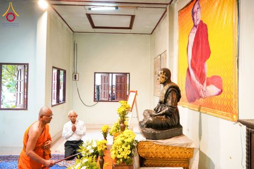 ภาพ No.146658:พิธีต้อนรับสัญญาบัตร พัดยศ ผ้าไตร ในโอกาสที่พระบาทสมเด็จพระเจ้าอยู่หัว ทรงพระกรุณาโปรดพระราชทานสัญญาบัตรตั้งสมณศักดิ์ พระวิมลศาสนวิเทศ (สำรวจ กมโล) เจ้าอาวาสวัดไทยนอร์เวย์ เป็นพระราชาคณะชั้นราช ในราชทินนามที่ “พระราชวชิรศาสนวิเทศ”