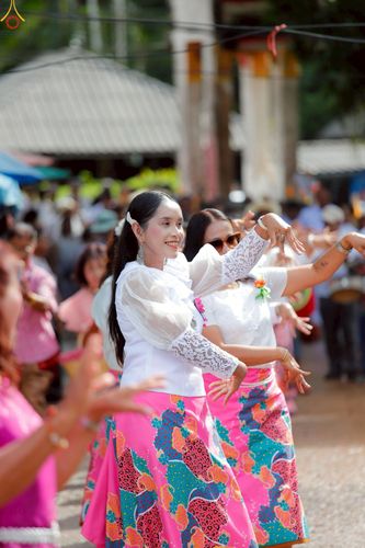 ภาพ No.262534:วันที่ 21 ตุลาคม พ.ศ. 2568 พิธีทอดกฐินสามัคคีทั่วไทย 30,000 วัด โดยคณะศิษยานุศิษย์ บูชาธรรม 81 ปี หลวงพ่อธัมมชโย ณ วัดต้นไทร ต.บางขัน อ.บางขัน จ.นครศรีธรรมราช