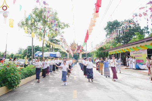 ภาพ No.166501:พิธีทอดกฐิน ณ วัดศรีพัฒนาราม อ.วังสะพุง จ.เลย ในโครงการกฐินสามัคคีทั่วไทย 30,000 วัด บูชาธรรม 80 ปี หลวงพ่อธัมมชโย โดยคณะศิษยานุศิษย์วัดพระธรรมกาย วันที่ 22 ตุลาคม พ.ศ. 2567