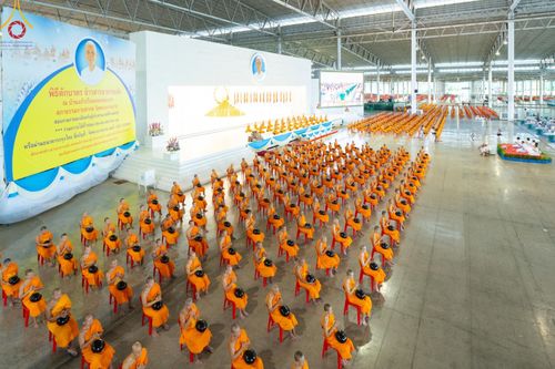 ภาพ No.149866:พิธีตักบาตร , พิธีปฎิบัติธรรม , พิธีถวายภัตตาหารเมนูสวรรค์ ในพรรษาแห่งการเข้าถึงธรรม วันธรรมชัย วันอังคารที่ 27 สิงหาคม พ.ศ.2567 ณ สภาธรรมกายสากล วัดพระธรรมกาย