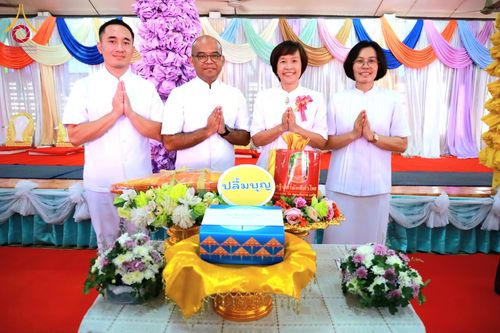 ภาพ No.182573:พิธีทอดกฐิน ณ วัดบ่อน้ำจืด อ.กำแพงแสน จ.นครปฐม ในโครงการทอดกฐินสามัคคีทั่วไทย 30,000 วัด บูชาธรรม 80 ปี หลวงพ่อธัมมชโย โดยคณะศิษยานุศิษย์วัดพระธรรมกาย วันที่ 10 พฤศจิกายน พ.ศ. 2567