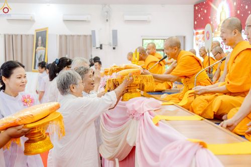 ภาพ No.246817:วันอาทิตย์ที่ 14 กันยายน พ.ศ. 2568 พิธีทอดผ้าป่า ซื้อดิน ปรับพื้นที่ลานธรรม  และพิธีกลั่นแผ่นดิน โปรยทราย สถาปนาองค์พระเจดีย์ เพื่อสร้างสันติภาพโลก  ณ ศูนย์ปฏิบัติธรรมสระบุรี อ.พระพุทธบาท จ.สระบุรี