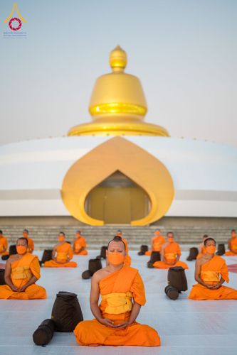 ภาพ No.116837:พระธรรมยาตราร่วมปฏิบัติธรรม และถ่ายภาพหมู่ประวัติศาสตร์ ปีที่ 12  วันที่ 21 มกราคม พ.ศ. 2567  ณ อนุสรณ์สถานบางปลา จ.นครปฐม