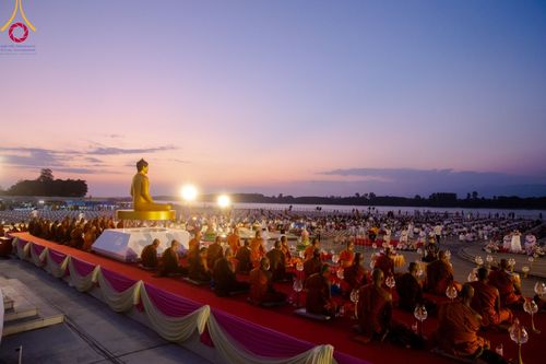 ภาพ No.97308:พิธีทอดผ้าป่า เพื่อสร้าง "ลานอเนกประสงค์พญานาค 4 ตระกูล" และพิธีจุดประทีปโคมลอย ลอยกระทง ถวายประทีปเป็นพุทธบูชา ณ พุทธอุทยานนานาชาติ จ.หนองคาย วันที่ 27 พฤศจิกายน พ.ศ. 2566