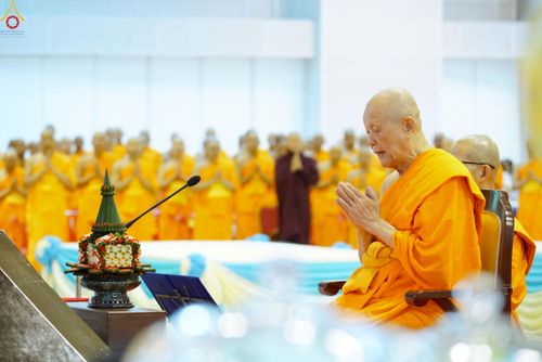 ภาพ No.243570:วันอาทิตย์ที่ 7 กันยายน พ.ศ. 2568 พิธีบูชาครูผู้ค้นพบวิชชาธรรมกาย , พิธีบูชาข้าวพระ ณ สภาธรรมกายสากล วัดพระธรรมกาย