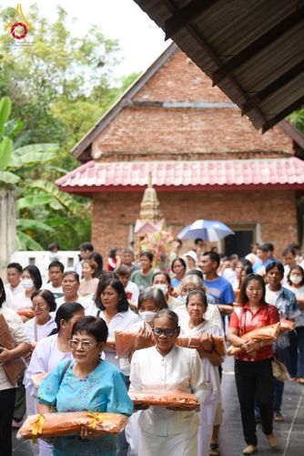 ภาพ No.172684:พิธีทอดกฐิน ณ วัดชีแวะ จ.ลพบุรี ในโครงการกฐินสามัคคีทั่วไทย 30,000 วัด บูชาธรรม 80 ปี หลวงพ่อธัมมชโย โดยคณะศิษยานุศิษย์วัดพระธรรมกาย วันที่ 27 ตุลาคม พ.ศ. 2567