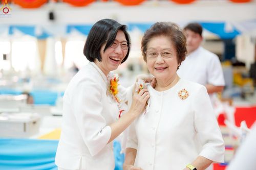 ภาพ No.233489:วันจันทร์ที่ 7 กรกฎาคม พ.ศ. 2568 จังหวัดบุรีรัมย์รวมใจ สัมมนาคณะสงฆ์ เพื่อฟื้นฟูพระพุทธศาสนา  โครงการทอดกฐินสามัคคีทั่วไทย 30,000 วัด ประจำปีพุทธศักราช 2568 และพิธีถวายมหาสังฆทาน 300 กว่าวัด โดยคณะศิษยานุศิษย์ บูชาธรรม 81 ปี หลวงพ่อธัมมชโย  ณ วัดกลาง พระ