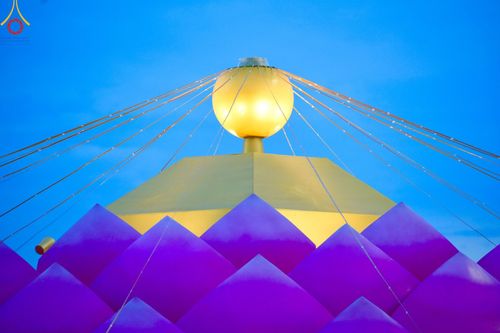 ภาพ No.160545:พิธีจุดประทีป 20,000 ดวง บูชาพระมหาธรรมกายเจดีย์ และบูชาพระมงคลเทพมุนี (สด จนฺทสโร) พระผู้ปราบมาร ณ ลานธรรม พระมหาธรรมกายเจดีย์ วัดพระธรรมกาย จ.ปทุมธานี วันที่ 10 ตุลาคม พ.ศ. 2567