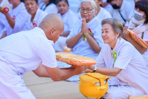 ภาพ No.181213:พิธีบรรพชาอุปสมบท ณ วัดเกาะแก้วประชานุรักษ์ ต.ชัยนาม อ.วังทอง จ.พิษณุโลก ในโครงการบรรพชาอุปสมบท บูชาธรรมมหาปูชนียาจารย์ วันที่ 8 ธันวาคม พ.ศ. 2567