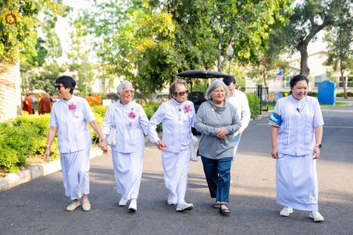 ภาพ No.138217:วิสาขบูชานานาชาติ วัดพระธรรมกายแคลิฟอร์เนีย ประเทศสหรัฐอเมริกา วันพุธที่ 22 พฤษภาคม พ.ศ. 2567