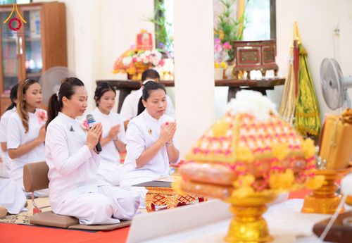 ภาพ No.174582:พิธีทอดกฐิน ณ วัดเวฬุวนาราม กาฬสินธุ์ ในโครงการกฐินสามัคคีทั่วไทย 30,000 วัด บูชาธรรม 80 ปี หลวงพ่อธัมมชโย โดยคณะศิษยานุศิษย์วัดพระธรรมกาย วันที่ 30 ตุลาคม พ.ศ. 2567