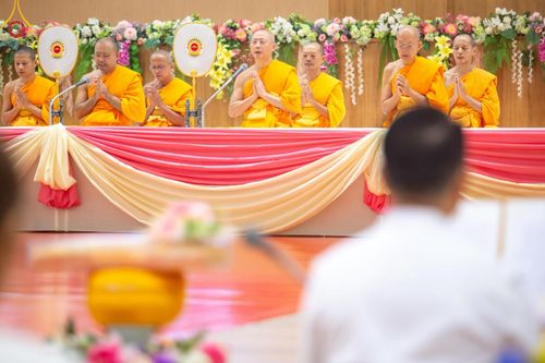 ภาพ No.212683:วันอาทิตย์ที่ 23 มีนาคม พ.ศ. 2568 พิธีร่วมบุญโครงการบรรพชาสามเณร 5,000 รูป ณ ห้องแก้วสารพัดนึก 2 วัดพระธรรมกาย