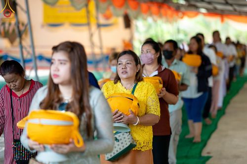 ภาพ No.101299:พิธีบรรพชาธรรมทายาท ในโครงการอุปสมบทบูชาธรรม มหาปูชนียาจารย์ พ.ศ. 2566 ณ วัดท่าสุวรรณ จ.ราชบุรี วันที่ 6 ธันวาคม พ.ศ. 2566