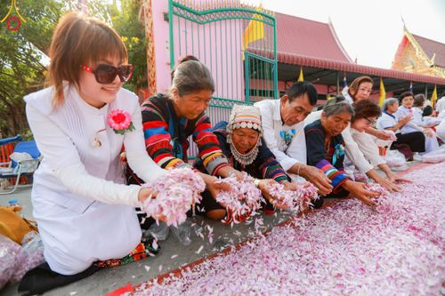 ภาพ No.113068:พิธีต้อนรับพระธรรมยาตรา ปีที่ 12 วันที่ 15 มกราคม พ.ศ. 2567 ณ วัดโบสถ์บน จ.นนทบุรี