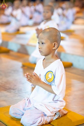 ภาพ No.214451:วันที่ 2 เมษายน พ.ศ.2568 นาคธรรมทายาท โครงการบรรพชาสามเณร ฟื้นฟูพระพุทธศาสนาทั่วไทย ปฎิบัติธรรม ณ วิหารคด 22 วัดพระธรรมกาย