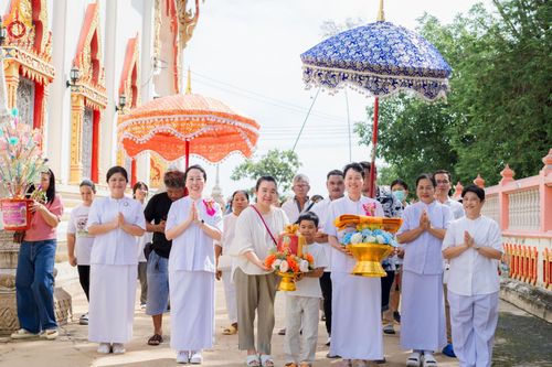 ภาพ No.170172:พิธีทอดกฐิน ณ วัดผาสุการาม อ.บางเลน จ.นครปฐม ในโครงการกฐินสามัคคีทั่วไทย 30,000 วัด บูชาธรรม 80 ปี หลวงพ่อธัมมชโย โดยคณะศิษยานุศิษย์วัดพระธรรมกาย วันที่ 26 ตุลาคม พ.ศ. 2567