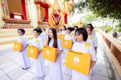 ภาพ No.259219:วันที่ 19 ตุลาคม พ.ศ. 2568 พิธีทอดกฐินสามัคคีทั่วไทย 30,000 วัด โดยคณะศิษยานุศิษย์ บูชาธรรม 81 ปี หลวงพ่อธัมมชโย ณ วัดบ้านพร้าวนอก ต.เชียงรากใหญ่ อ.สามโคก จ.ปทุมธานี