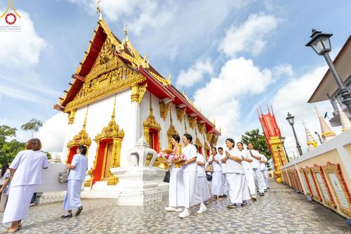 ภาพ No.166145:พิธีทอดกฐิน ณ วัดโพธิ์เลื่อน อ.เมือง จ.ปทุมธานี ในโครงการกฐินสามัคคีทั่วไทย 30,000 วัด บูชาธรรม 80 ปี หลวงพ่อธัมมชโย โดยคณะศิษยานุศิษย์วัดพระธรรมกาย วันที่ 20 ตุลาคม พ.ศ. 2567