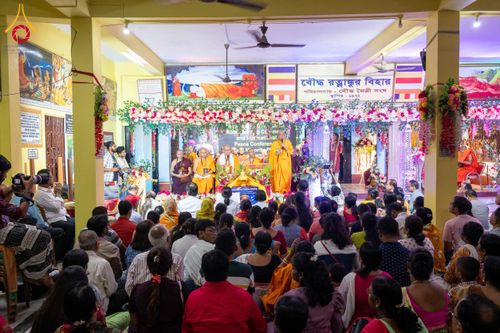 ภาพ No.179651:พิธีทอดกฐินสมทบ ณ วัดพุทธรัตนางกูร พิหาร (Bouddha Ratnangkur Bihar) เมืองกัลกัตตา ประเทศอินเดีย วันที่ 9 พฤศจิกายน พ.ศ. 2567