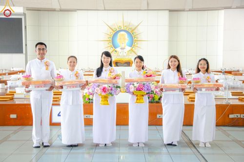 ภาพ No.169729:พิธีถวายภัตตาหารเมนูสวรรค์ "เพื่อการบรรลุธรรม" เนื่องในวันลอยกระทง (ขึ้น 15 ค่ำ เดือน 12) วันศุกร์ที่ 15 พฤศจิกายน พ.ศ. 2567 ณ หอฉันคุณยายอาจารย์ฯ วัดพระธรรมกาย