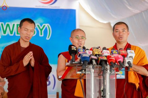 ภาพ No.142482:พิธีถวายมหาสังฆทานพระนานาชาติ 100 รูป ณ วัดนาคทีปะ ราชมหาวิหาร  เกาะนาคทีปะ คาบสมุทร จัฟฟ์น่า จังหวัดเหนือ ประเทศศรีลังกา  วันเสาร์ที่ 22 มิถุนายน พ.ศ. 2567