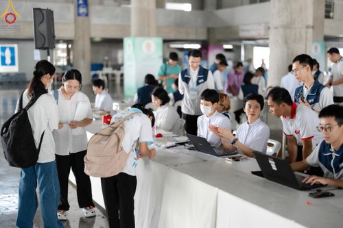 การอบรมอาสาสมัคร  เตรียมงานและจัดถวายภัตตาหาร แด่พระสังฆาธิการ 10,000 กว่าวัดทั่วประเทศ ในวันที่ 21-22 เมษายน พ.ศ.2567 เพื่องานวันคุ้มครองโลก จัดโดย ชมรมพุทธศาสตร์สากลฯ