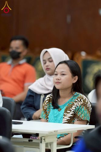 ภาพ No.227482:วันที่ 30 พฤษภาคม พ.ศ. 2568 สันติสุขจากสมาธิ แผ่ไพศาลในแดนอิเหนา : พระสงฆ์ไทยเยือนวิทยาลัยราเดนวิจายา อินโดนีเซีย