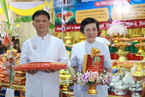 ภาพ No.172244:พิธีทอดกฐิน ณ วัดรวกสุทธาราม แขวงบางขุนศรี เขตบางกอกน้อย กรุงเทพฯ ในโครงการกฐินสามัคคีทั่วไทย 30,000 วัด บูชาธรรม 80 ปี หลวงพ่อธัมมชโย โดยคณะศิษยานุศิษย์วัดพระธรรมกาย วันที่ 26 ตุลาคม พ.ศ. 2567