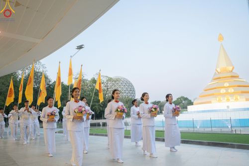 ภาพ No.199632:โครงการอุปสมบทหมู่บูชาธรรม 116 ปี คุณยายอาจารย์มหารัตนอุบาสิกาจันทร์ ขนนกยูง โครงการอุปสมบทหมู่ธรรมทายาท ระดับอุดมศึกษา รุ่นที่ 51 ภาคฤดูหนาว  ณ โบสถ์พระไตรปิฏก วัดพระธรรมกาย จ.ปทุมธานี  วันที่ 11 มกราคม พ.ศ. 2568 โดยมีพระครูปลัดรัตนวีรวัฒน์ เจ้าอาวาสวัด