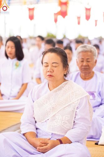 ภาพ No.219366:วันอังคารที่ 22 เมษายน พ.ศ. 2568 พิธีมอบปัจจัยช่วยเหลือครู 4 จังหวัดชายแดนภาคใต้ , พิธีกล่าวคำถวายอุปกรณ์ เพื่อเตรียมการต้อนรับคณะสงฆ์ฯ , พิธีกล่าวคำถวายภัตตาหารเป็นสังฆทาน , คณะสงฆ์ฉันภัตตาหารเพล  เนื่องในวันคุ้มครองโลก พิธีถวายมหาสังฆทานแด่คณะสงฆ์