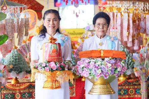 ภาพ No.168245:พิธีทอดกฐิน ณ วัดถนนโค้ง จ.ลพบุรี ในโครงการกฐินสามัคคีทั่วไทย 30,000 วัด บูชาธรรม 80 ปี หลวงพ่อธัมมชโย โดยคณะศิษยานุศิษย์วัดพระธรรมกาย วันที่ 20 ตุลาคม พ.ศ. 2567