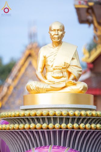 ภาพ No.197023:พระธรรมยาตราปฏิบัติธรรม และถ่ายภาพหมู่ประวัติศาสตร์ ณ วัดโบสถ์(บน) ตำบลบางคูเวียง อำเภอบางกรวย จังหวัดนนทบุรี ในโครงการธรรมยาตรา กตัญญูบูชา มหาปูชนียาจารย์ พระมงคลเทพมุนี(สด จนฺทสโร) พระผู้ปราบมาร อนุสรณ์สถาน 7 แห่ง ปีที่ 13 วันที่ 18 มกราคม พ.ศ. 2568