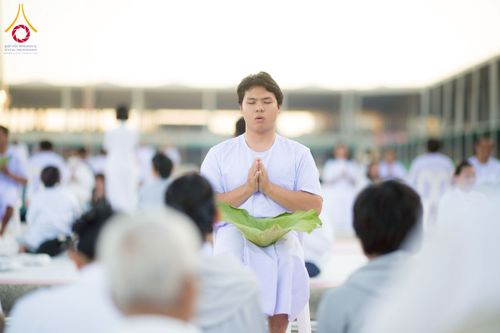 ภาพ No.274712:วันอาทิตย์ที่ 30 พฤศจิกายน พ.ศ. 2568 พิธีปลงผม โครงการอุปสมบทบูชาธรรมมหาปูชนียาจารย์ ปี 2568 ณ ลานธรรมพระมหาธรรมกายเจดีย์ ฝั่งทิศตะวันตก ระหว่างวิหารคดหมายเลข 8 และ 9 วัดพระธรรมกาย