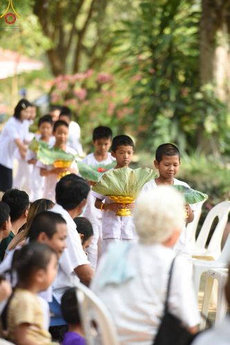ภาพ No.135183:พิธีตัดปอยผม, พิธีขอขมารับผ้าไตร, พิธีบรรพชา, พิธีถวายบาตร ในโครงการบรรพชาสามเณร ฟื้นฟูพระพุทธศาสนาทั่วไทย  ณ ศูนย์ปฏิบัติธรรมบุญประสาน ต.พญาเย็น อ.ปากช่อง จ.นครราชสีมา วันที่ 5 เมษายน พ.ศ. 2567