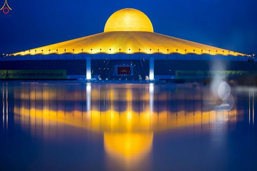 ภาพ No.244171:วันที่ 7 กันยายน พ.ศ. 2568 พิธีจุดประทีป วันครูผู้ค้นพบวิชชาธรรมกาย ณ ลานธรรมฯ และวิหารคด วัดพระธรรมกาย