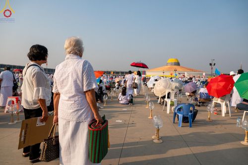 ภาพ No.204469:พิธีจุดประทีปถวายเป็นพุทธบูชา และบูชาธรรมมหาปูชนียาจารย์ ณ วัดพระธรรมกาย ตำบลคลองสาม อำเภอคลองหลวง จังหวัดปทุมธานี ในโครงการธรรมยาตรา กตัญญูบูชา มหาปูชนียาจารย์ พระมงคลเทพมุนี(สด จนฺทสโร) พระผู้ปราบมาร ปีที่ 13 วันที่ 31 มกราคม พ.ศ. 2568