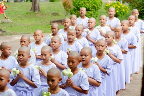 ภาพ No.216454:วันอังคารที่ 8 เม.ย. พ.ศ. 2568 พิธีบรรพชาสามเณร ณ ศูนย์ปฏิบัติธรรมเขาคิชฌกูฏ จันทบุรี