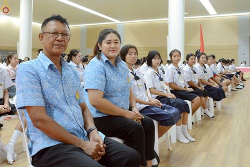 ภาพ No.245879:วันเสาร์ที่ 13 กันยายน พ.ศ. 2568 พิธีมอบผ้าไตรประธานกฐินสัมฤทธิ์เด็กดี V-Star ณ สภาธรรมกายสากล วัดพระธรรมกาย