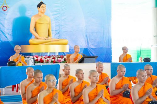 ภาพ No.142249:พิธีตักบาตรฉลองพระใหม่ ในโครงการอุปสมบทหมู่ธรรมทายาท ระดับอุดมศึกษา รุ่นที่ 51 ภาคฤดูฝน ณ วัดพระธรรมกาย จ.ปทุมธานี วันเสาร์ที่ 22 มิถุนายน พ.ศ. 2567