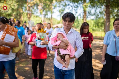 ภาพ No.177296:พิธีทอดกฐิน ณ วัดประชานิมิตร ต.คลองตะเกรา อ.ท่าตะเกียบ จ.ฉะเชิงเทรา ในโครงการทอดกฐินสามัคคีทั่วไทย 30,000 วัด บูชาธรรม 80 ปี หลวงพ่อธัมมชโย โดยคณะศิษยานุศิษย์วัดพระธรรมกาย วันที่ 2 พฤศจิกายน พ.ศ. 2567