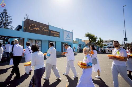 ภาพ No.270372:วันอาทิตย์ที่ 19 ตุลาคม พ.ศ. 2568 พิธีทอดกฐินสามัคคี เพื่อสถาปนากุฏิสงฆ์  น้อมถวายเป็นพุทธบูชาและบูชาธรรม แด่หลวงพ่อธัมมชโย ณ วัดพุทธเคปทาวน์  ประเทศสาธารณรัฐแอฟริกาใต้