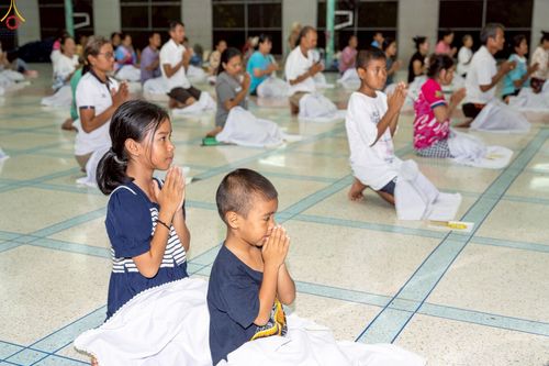 ภาพ No.235360:วันที่ 30-31 กรกฎาคม พ.ศ. 2568 วัดพระธรรมกาย มูลนิธิธรรมกาย ร่วมกับศูนย์ส่งเสริมศีลธรรมจังหวัดสุรินทร์ เปิดศูนย์พักพิงชั่วคราวเพื่อช่วยเหลือประชาชน ผู้อพยพจากเหตุปะทะกันตามแนวชายแดน ไทย-กัมพูชา ตั้งแต่วันที่ 24 กรกฎาคม พ.ศ.2568 เป็นต้นไป