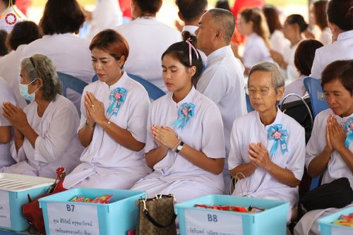 ภาพ No.91361:พิธีทอดผ้าป่ายกยอดดอกบัวสิริปทุมทิพย์  ประดิษฐาน ณ ปทุมเจดีย์  (เจดีย์พระพุทธเจ้า ๕ พระองค์) ณ ศูนย์อบรมเยาวชนจังหวัดปัตตานี 22 ตุลาคม พ.ศ.2566