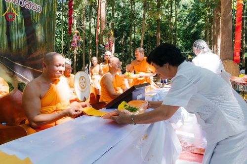 ภาพ No.169511:พิธีทอดกฐิน ณ ศูนย์ปฏิบัติธรรมนานาชาติตะวันพร้าว จ.เชียงใหม่ ในโครงการกฐินสามัคคีทั่วไทย 30,000 วัด บูชาธรรม 80 ปี หลวงพ่อธัมมชโย โดยคณะศิษยานุศิษย์วัดพระธรรมกาย วันที่ 25 ตุลาคม พ.ศ. 2567