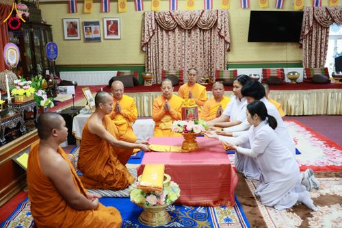 ภาพ No.173646:พิธีทอดกฐินสมทบ 30,000 วัด เพื่อบูชาธรรม 80 ปี หลวงพ่อธัมมชโย ในต่างประเทศ ณ วัดศรีรัตนาราม เมืองแมนเชสเตอร์ ประเทศอังกฤษ วันที่ 6 พฤศจิกายน พ.ศ. 2567