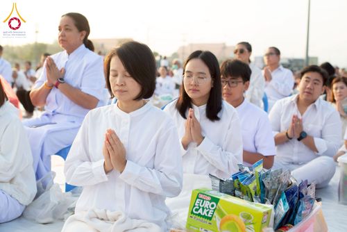 ภาพ No.276878:วันเสาร์ที่ 6 ธันวาคม พ.ศ. 2568 พิธีตักบาตรพระ 1,000 รูป อุทิศถวายพระราชกุศลสมเด็จพระนางเจ้าสิริกิติ์ พระบรมราชินีนาถ พระบรมราชชนนี พันปีหลวง และ ทำบุญเมืองลำปาง ครบรอบ 1,345 ปี ณ ลานพระบรมราชานุสาวรีย์สมเด็จพระนเรศวรมหาราชนครลำปาง อ.เกาะคา จ.ลำปาง